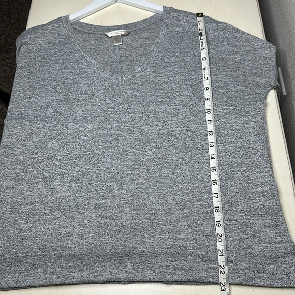 Banana Republic Luxespun Boxy V Neck Long Sleeve Top Size Small - Picture 10 of 11